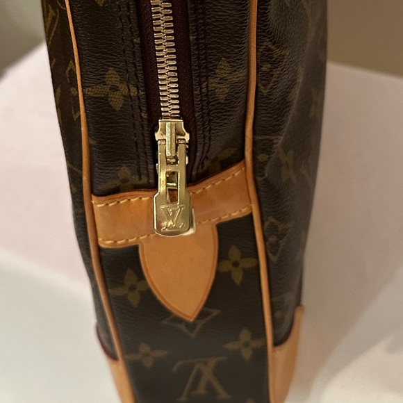 LOUIS VUITTON vintage Monogram Porte Documents Voyage Bag in EUC w/dust bag - Picture 4 of 12